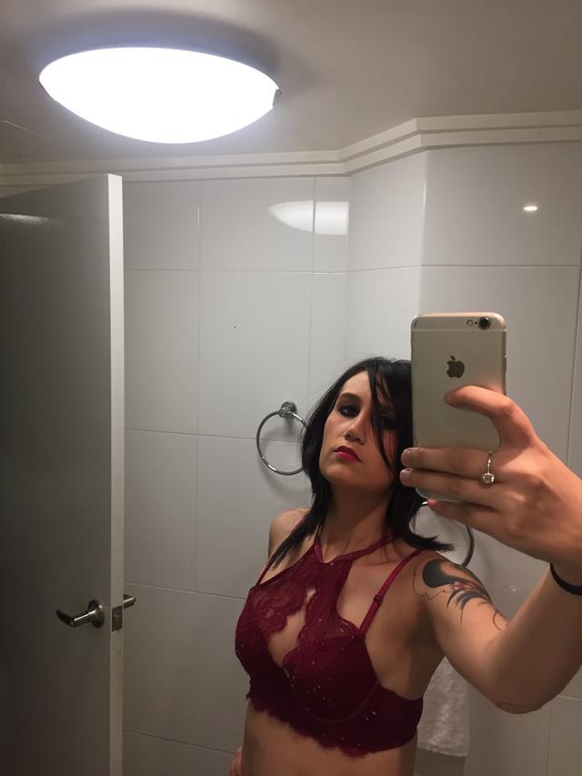 Karşıyaka Escort Nur